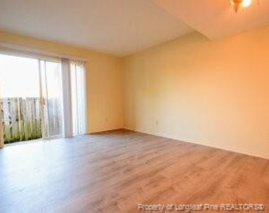 421 Kirkcaldy Court - Photo Thumbnail 2