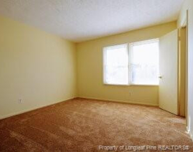 421 Kirkcaldy Court - Photo Thumbnail 8