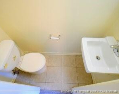 421 Kirkcaldy Court - Photo Thumbnail 6
