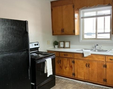 718 N Main Street - Photo Thumbnail 4