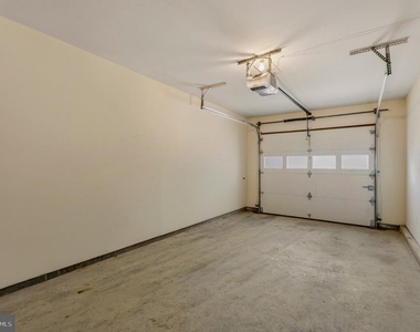 6010 Southward Way - Photo Thumbnail 32