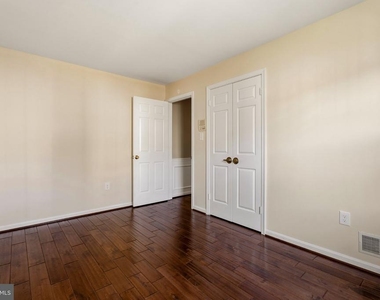 6010 Southward Way - Photo Thumbnail 17