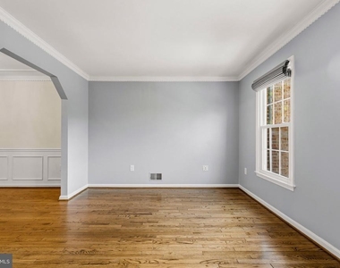6010 Southward Way - Photo Thumbnail 4