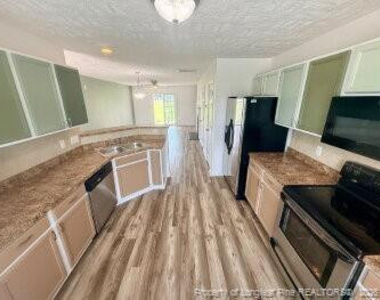 138 Collinwood Drive - Photo Thumbnail 6