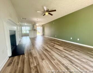 138 Collinwood Drive - Photo Thumbnail 4