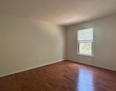 3068 Covington Street - Photo Thumbnail 13