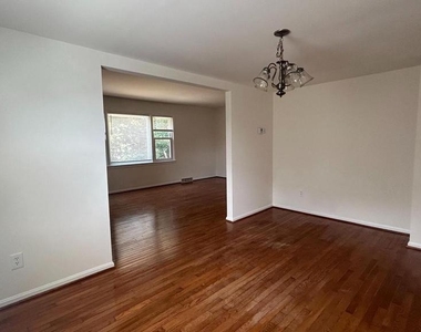 3068 Covington Street - Photo Thumbnail 5