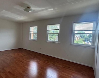 3068 Covington Street - Photo Thumbnail 6