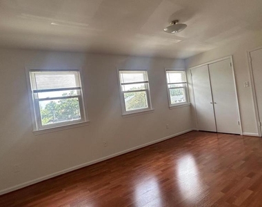 3068 Covington Street - Photo Thumbnail 9