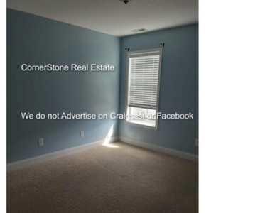 190 Trenton Place - Photo Thumbnail 9