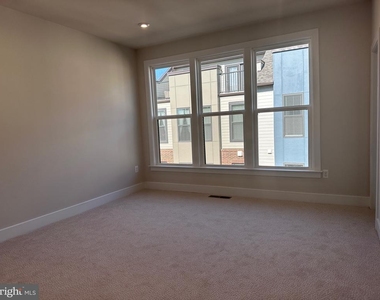 2453 Liberty Loop - Photo Thumbnail 7