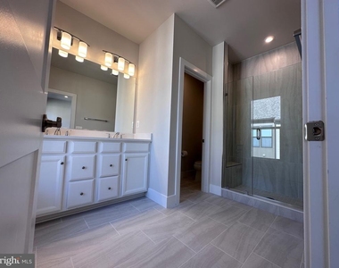 2453 Liberty Loop - Photo Thumbnail 20