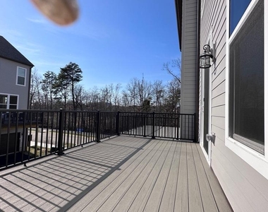 2453 Liberty Loop - Photo Thumbnail 24
