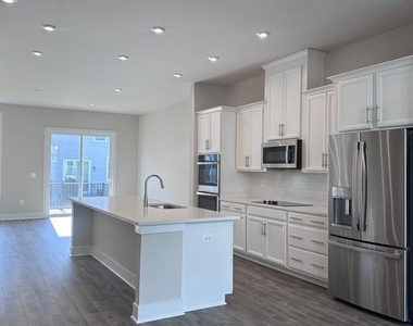2453 Liberty Loop - Photo Thumbnail 1