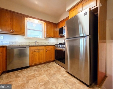 7511 Elgar Street - Photo Thumbnail 10