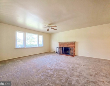 7511 Elgar Street - Photo Thumbnail 4
