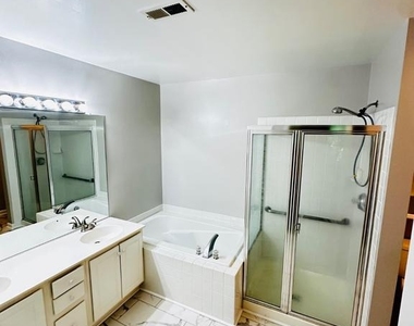 12501 Hayes Court - Photo Thumbnail 17