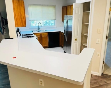 12501 Hayes Court - Photo Thumbnail 8