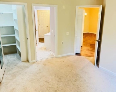 12501 Hayes Court - Photo Thumbnail 11