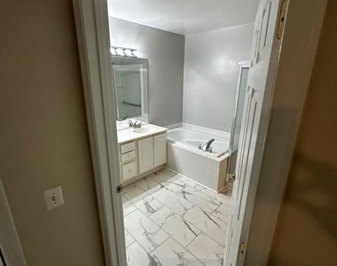 12501 Hayes Court - Photo Thumbnail 2