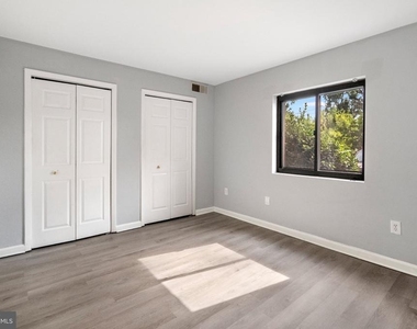 7334 Tavenner Lane - Photo Thumbnail 10