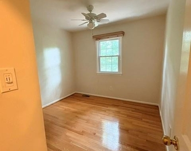 5017 Head Court - Photo Thumbnail 14