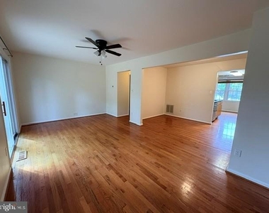 5017 Head Court - Photo Thumbnail 4