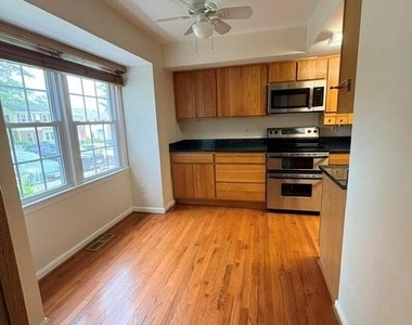 5017 Head Court - Photo Thumbnail 1