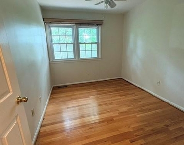 5017 Head Court - Photo Thumbnail 13