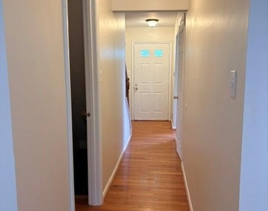 5017 Head Court - Photo Thumbnail 6
