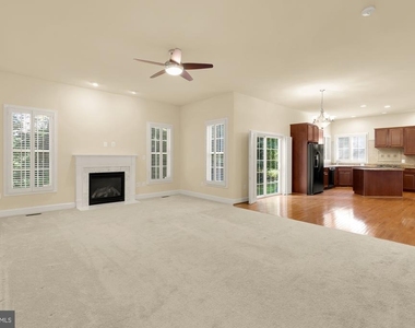 10606 Rosehaven Street - Photo Thumbnail 7