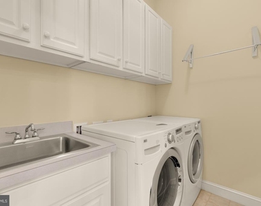 10606 Rosehaven Street - Photo Thumbnail 17