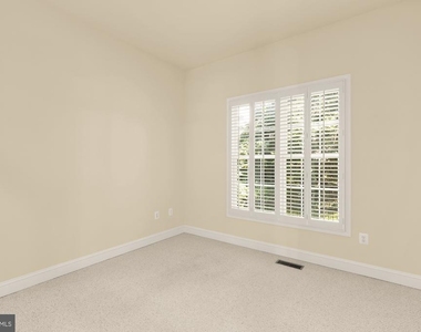 10606 Rosehaven Street - Photo Thumbnail 12