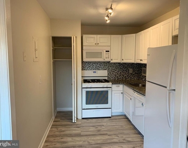 6141 Leesburg Pike - Photo Thumbnail 4