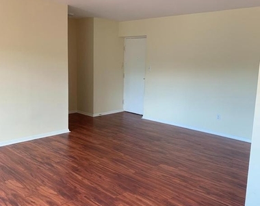 6141 Leesburg Pike - Photo Thumbnail 6