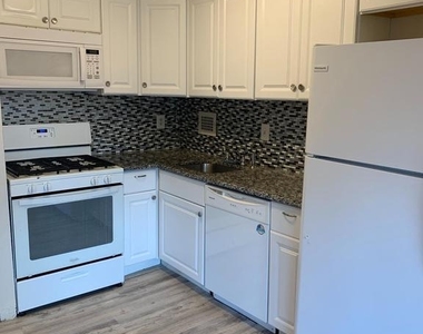 6141 Leesburg Pike - Photo Thumbnail 5