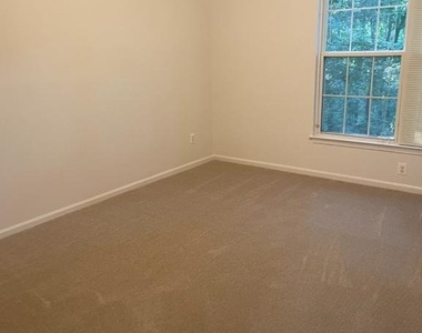 7704 Haynes Point Way - Photo Thumbnail 6
