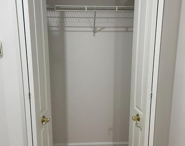 7704 Haynes Point Way - Photo Thumbnail 3