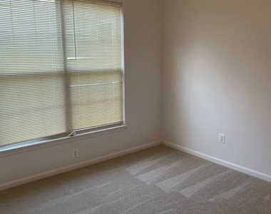 7704 Haynes Point Way - Photo Thumbnail 26