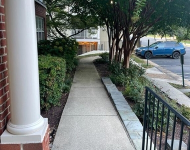7704 Haynes Point Way - Photo Thumbnail 27