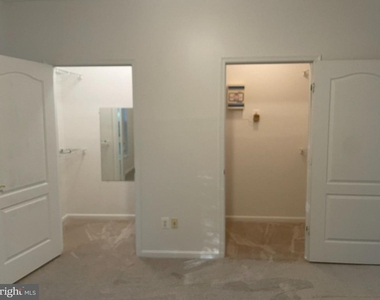 7704 Haynes Point Way - Photo Thumbnail 7