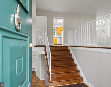 9120 Kristin Lane - Photo Thumbnail 14