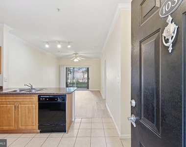12913 Centre Park Circle - Photo Thumbnail 6