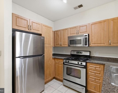 12913 Centre Park Circle - Photo Thumbnail 10