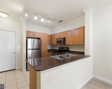 12913 Centre Park Circle - Photo Thumbnail 11