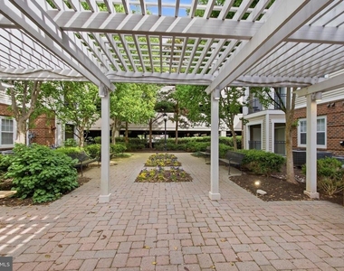 12913 Centre Park Circle - Photo Thumbnail 29