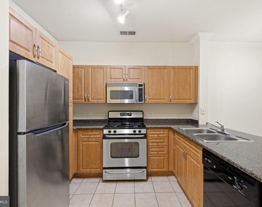 12913 Centre Park Circle - Photo Thumbnail 8