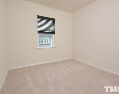 1108 Finch Court - Photo Thumbnail 20