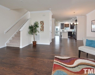 1108 Finch Court - Photo Thumbnail 4
