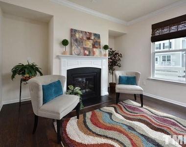 1108 Finch Court - Photo Thumbnail 11